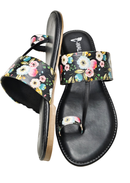 Women Black Thumb Flat Slip Ons