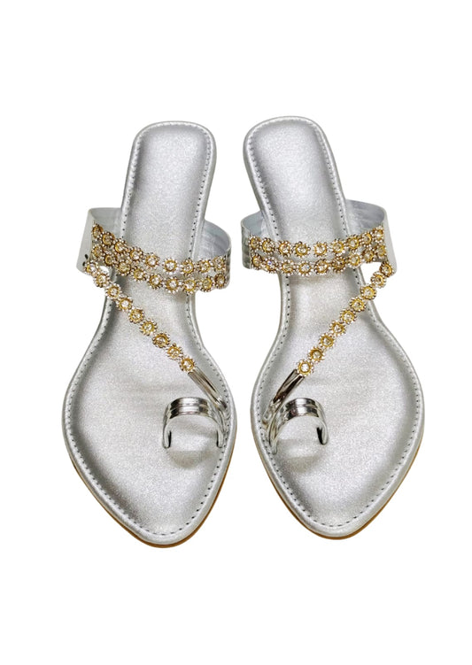 Women Sliver Ethnic Thumb Slip Ons